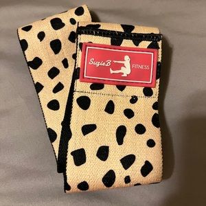 Suzie b fitness cheetah band